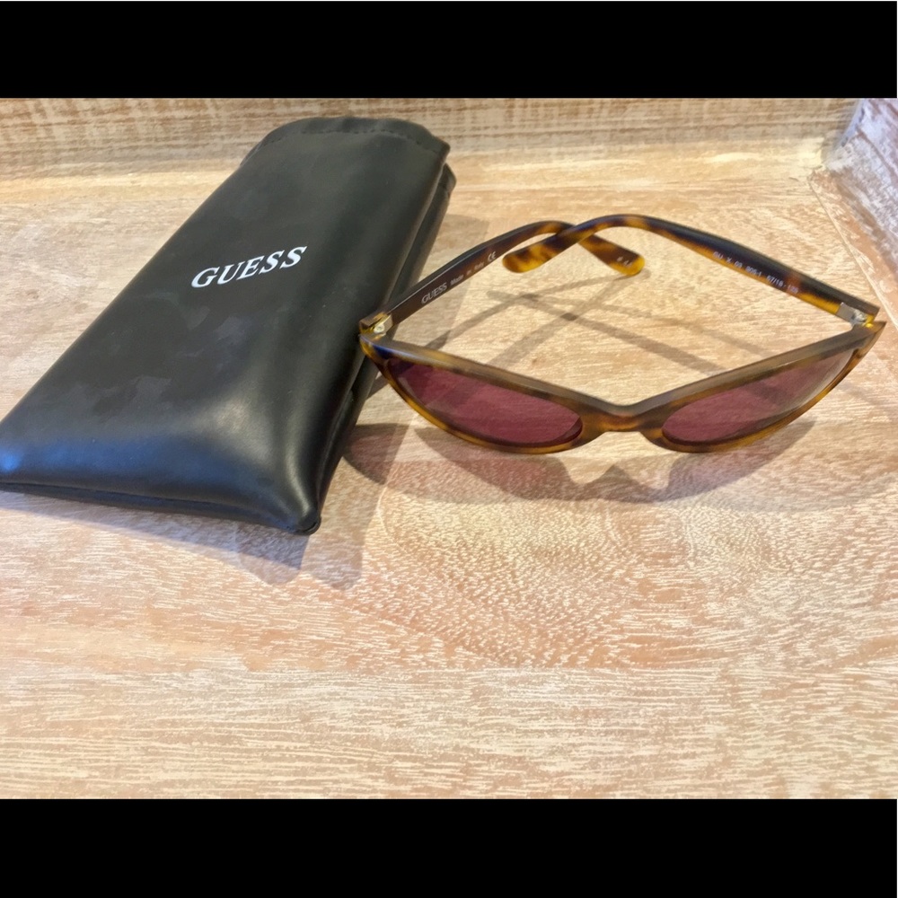 Guess tortoiseshell  sunglasses (brown and rose)